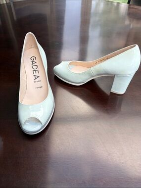 GADEA By Lodi Light Blue Patent Peep Toe Block Heel Pumps size 38